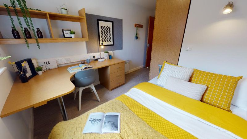 The International Football Group Graduate